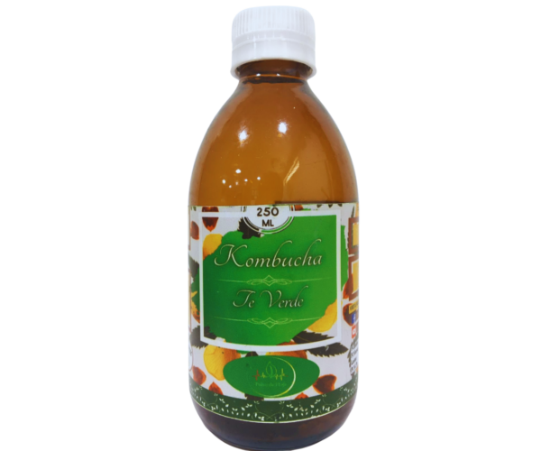 La kombucha de té verde, en una presentación de 250 ml, ofrece una serie de beneficios para la salud que combinan las propiedades del té verde con las ventajas de la fermentación.
