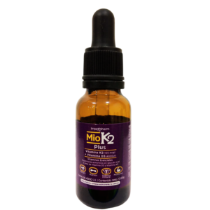 El suplemento "Mio K2 Vitamina D2 y Vitamina K2 4000 U.I." combina dos vitaminas liposolubles cruciales que actúan sinérgicamente en el organismo para diversos procesos importantes, especialmente relacionados con la salud ósea y cardiovascular. Beneficios: -Salud Ósea Mejorada - Salud Cardiovascular - Apoyo al Sistema Inmunológico (Vitamina D) -Salud Dental